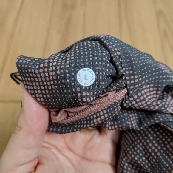 Lululemon 2019 T.H.E short 11"  linerless - Picture 8 of 8